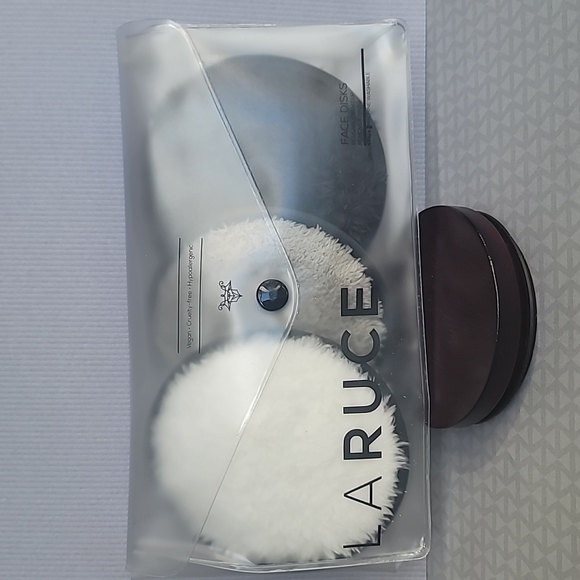 Laruce Reusable Face Disks/ Remover Pads - Picture 2 of 9